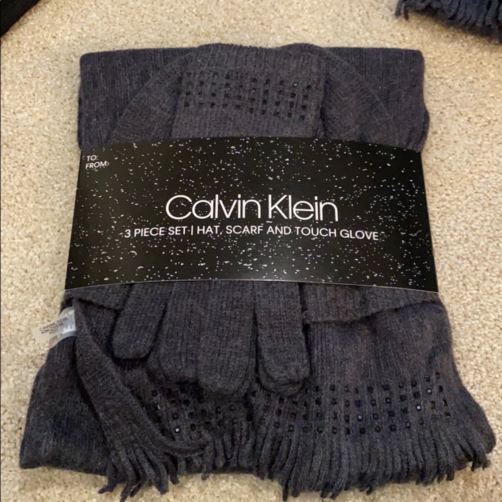 Calvin Klein Glove Set